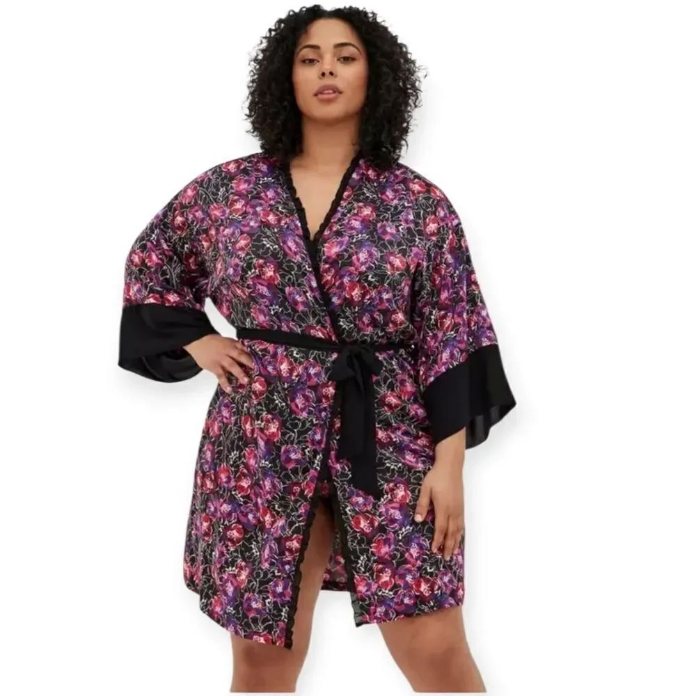 3X/4X Torrid Kimono Sleeve Midi Robe Satin Floral Black Plussize Soft Robe Tie